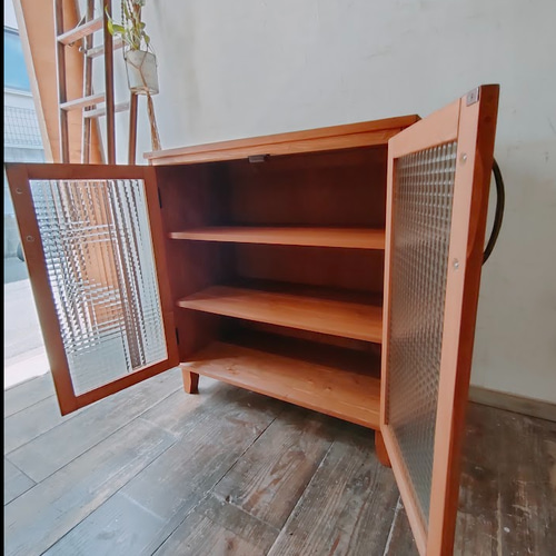 コンパクト チェッカーガラスキャビネット ウォールナット＋チーク