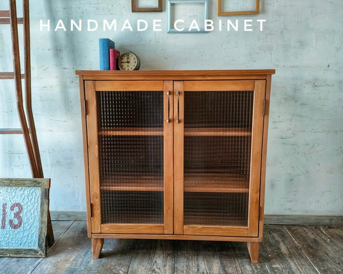 ⭐︎うー、unico チェッカーガラスキャビネット⭐︎ チェッカーガラスキャビネット・ホワイト パイン家具 ホワイト