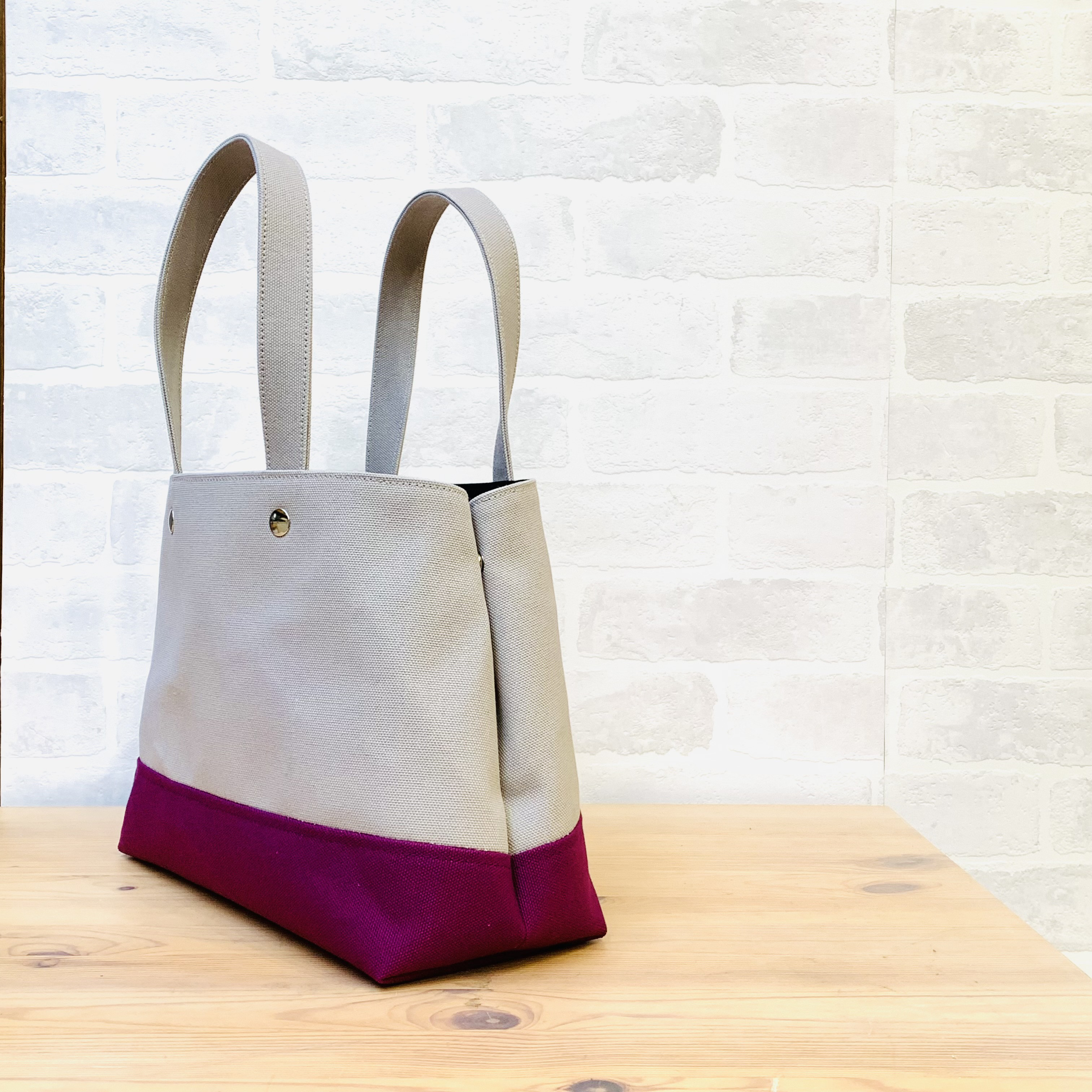 帆布トートM/アイスグレー×赤紫