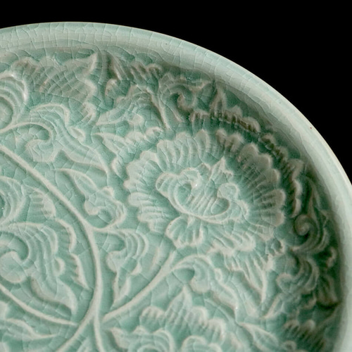 タイ セラドン焼 小皿 花柄のお皿 20cm 陶磁器 celadon-010 中皿 タイ セラドン焼 小皿 花柄のお皿 20cm 陶磁器 celadon-010 中皿