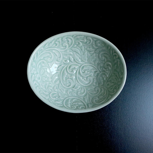 タイ セラドン焼 楕円鉢 花柄のお皿 小鉢 陶磁器 celadon-011