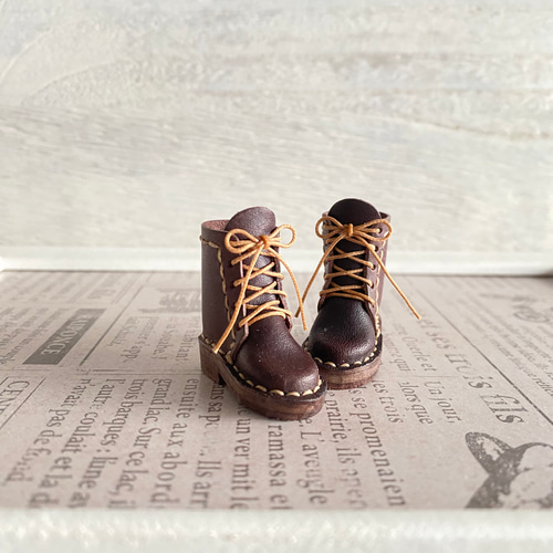 ネオブライス ピュアニーモ レースアップミドルブーツ ステッチ&ヒール