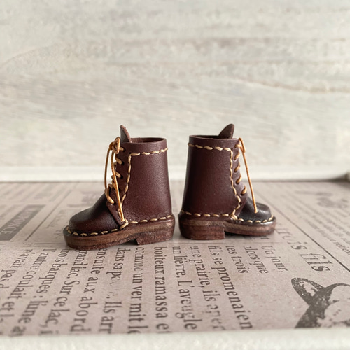 ネオブライス ピュアニーモ レースアップミドルブーツ ステッチ&ヒール