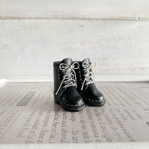 ネオブライス ピュアニーモ レースアップミドルブーツ ステッチ&ヒール