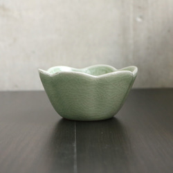タイ セラドン焼 小鉢 花柄のお皿 陶磁器 celadon-013 15枚目の画像