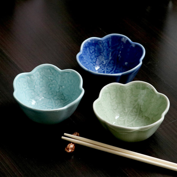 タイ セラドン焼 小鉢 花柄のお皿 陶磁器 celadon-013 2枚目の画像