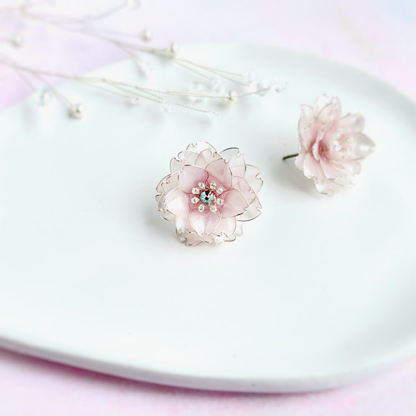 【特集掲載】白昼の桜〜八重咲き〜  ピアス/イヤリング 1枚目の画像