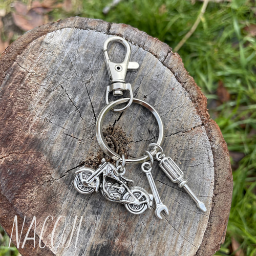 バイクと工具のキーリング レンチ・ドライバー／キーホルダー／バッグ