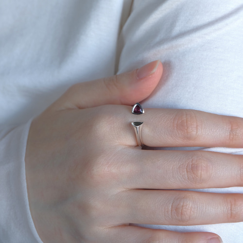 garnet triangle ring 天然石ロードライトガーネット 三角 シルバー