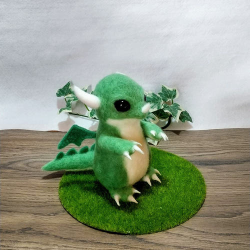 羊毛フェルト ベビードラゴン