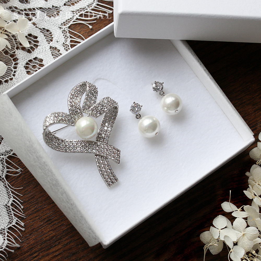 2点セット＊母の日ギフトやフォーマルに＊キュービックジルコニア リボンハートブローチ＆イヤリングorピアス【受注生産品】