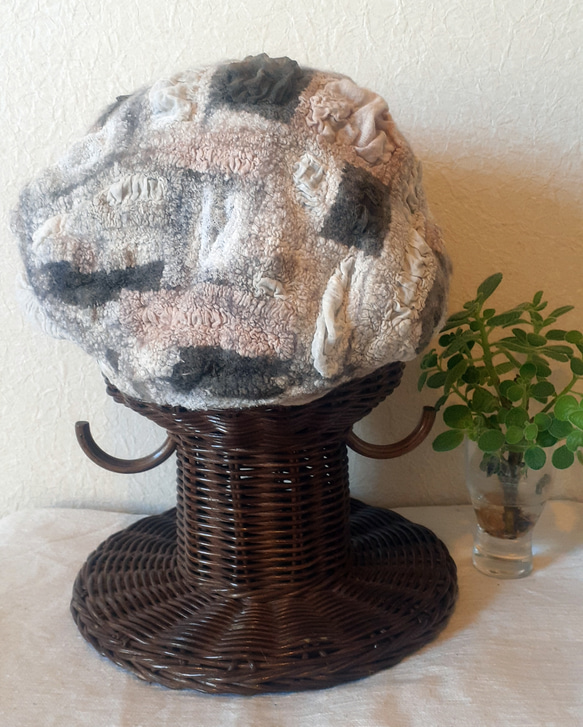 Pattiworkベレー帽　ナチュラルカラー　<インド綿・羊毛フェルト> 5枚目の画像