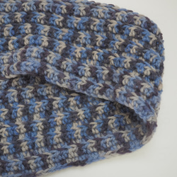 ざっくりブルーネイビースヌード おばあちゃんの手編み レディース・メンズ兼用 毛糸一点物 3枚目の画像