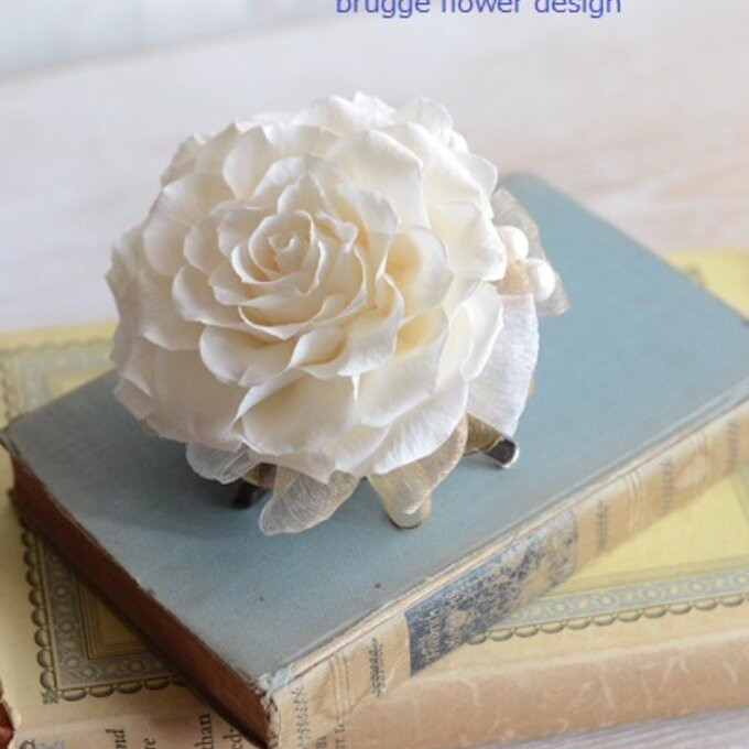 コサージュ　大輪のバラ　発売から6年　人気のプリザーブドフラワーのコサージュがcreemaでも販売開始です。も