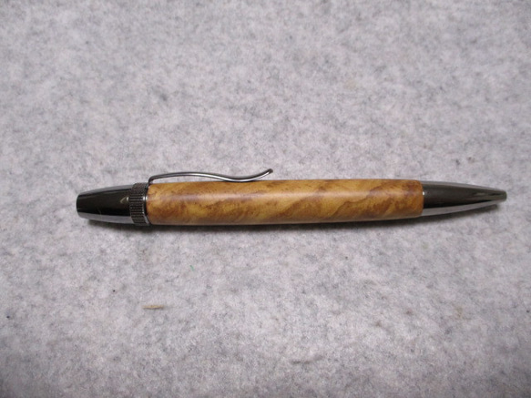 オリーブウッド　縮み杢入り　椿油仕上げ　回転式ロングパトリオットボールペン　　　 4枚目の画像