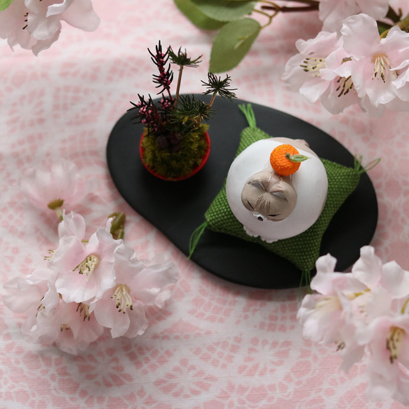 和モダン　座布団に座っている猫とミニ盆栽のアレンジ！　猫の日　特別な日のプレゼントにおすすめ♪ 5枚目の画像