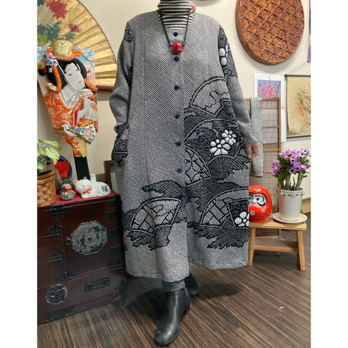 振り袖総絞り絹ストール付きリメイクワンピースです。