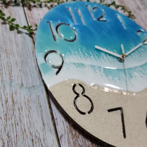 新作♦️海のアート時計 ボード 波 海 レジン アート ビーチ clock クロック 3枚目の画像