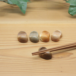 『ワケありな逸品』⑯ 木の箸置き 5個セット　豆形 ミニサイズ 木の種類いろいろ 2枚目の画像