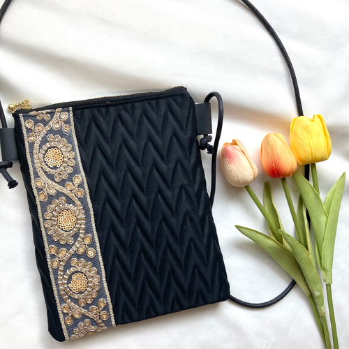 受注制作 インド刺繍リボン×ナイロン 大きめスマホショルダー