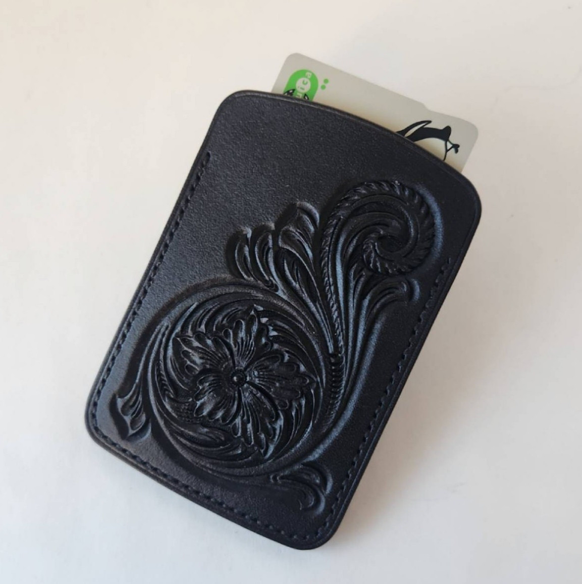 カービングパスケース9（カービング,黒,黒ステッチ）