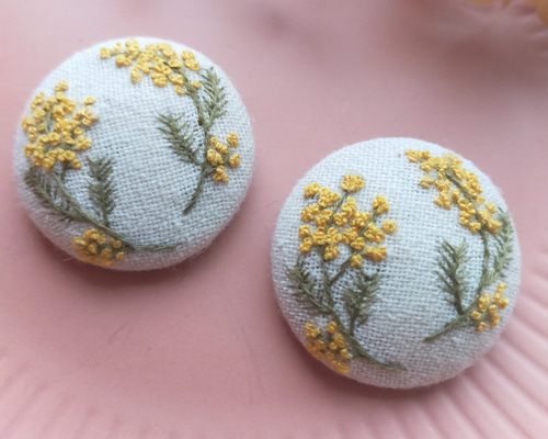 ナチュラル【ミモザ *°】 刺繍ブローチ 38mm ブローチ wire+. 通販