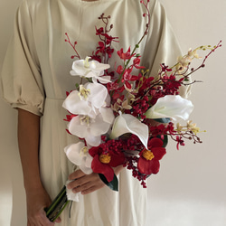胡蝶蘭と南天、アネモネの和装ブーケ コチョウランとグロリオサのアームブーケ＊ウェディング 結婚式