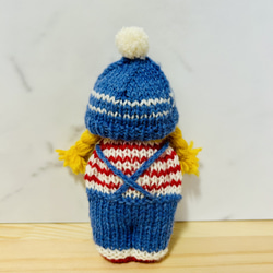 三つ編みの女の子　オーバーオール　あみぐるみ　ぼうぐるみ　スウェーデン編み人形　スウェーデンドール 2枚目の画像