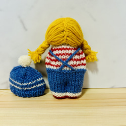 三つ編みの女の子　オーバーオール　あみぐるみ　ぼうぐるみ　スウェーデン編み人形　スウェーデンドール 4枚目の画像