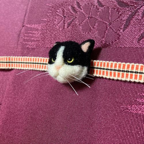 羊毛フェルト 猫帯留め ハチワレ 帯留め まめちま 通販｜Creema 