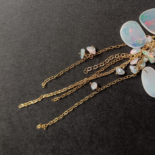 高品質 宝石質 プレシャス オパール × 14kgf の ピアス 10cm