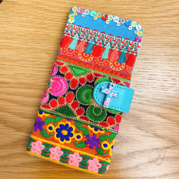 【ほぼ全機種対応】エスニックな刺繍 手帳型iPhoneケース 手帳型スマホケース ターコイズブルーミラー 3枚目の画像