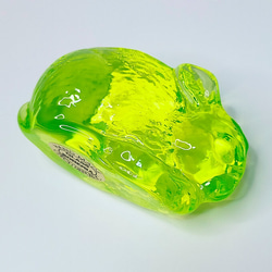 補貨 4/25 鈾玻璃兔（光面）捷克玻璃雕像 ppnalia 鈾玻璃 第6張的照片