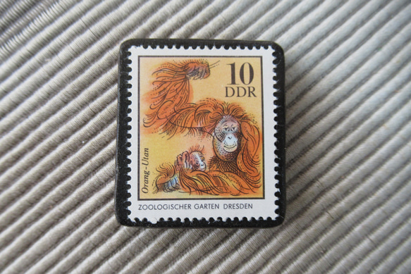 ドイツ　オラウータン切手ブローチ9353 1枚目の画像