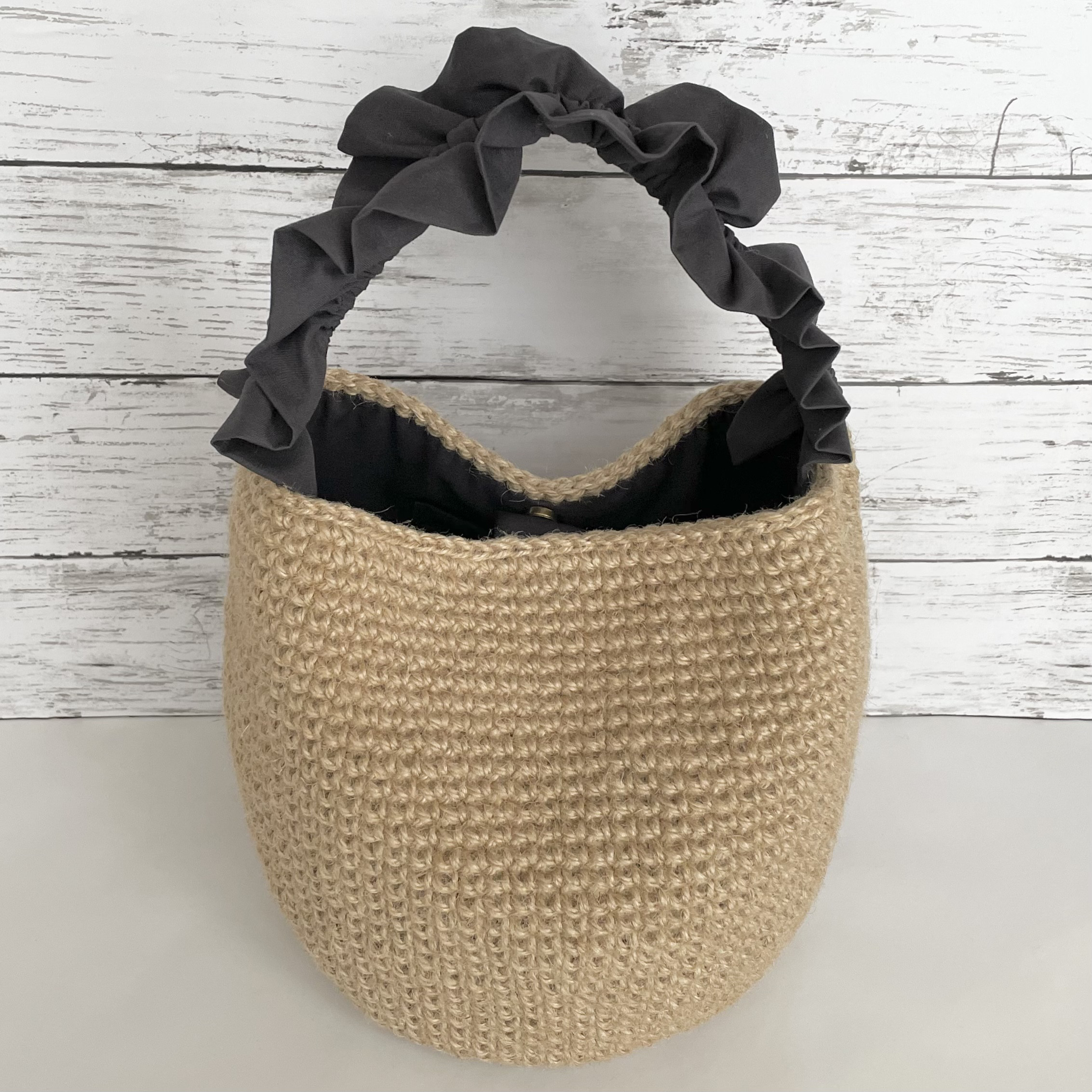 ぐれ ブラック 麻紐フリルバッグ ♪ ハンドメイド 麻紐 フリフリ フリル バッグ - KUNKA'S GALLERY | minne byGMO