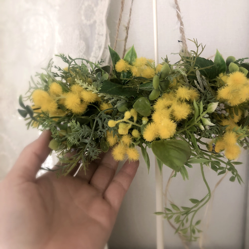 ミモザの野原の雰囲気フライングリース 兼 壁掛けリース