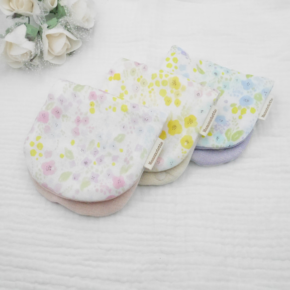 ふわふわガーゼハンカチ『水彩フラワー』優しい肌触りの8重ガーゼハンカチ 10×20cm ギフトにも☺ 1枚目の画像