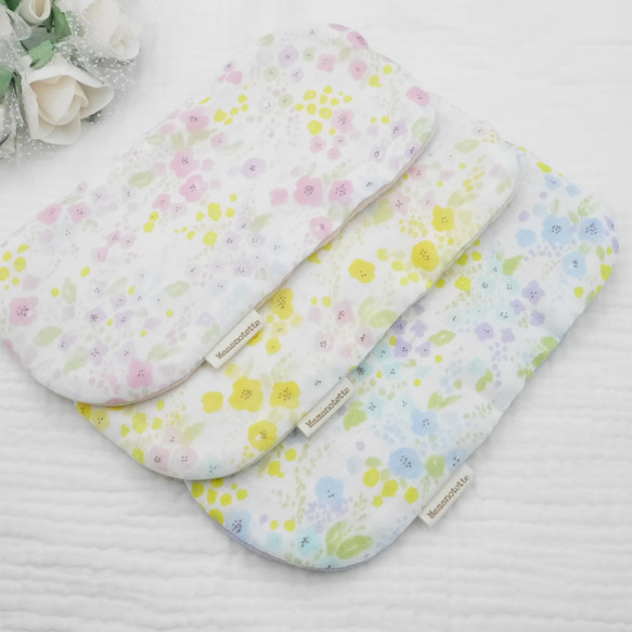 ふわふわガーゼハンカチ『水彩フラワー』優しい肌触りの8重ガーゼハンカチ 10×20cm ギフトにも☺ 2枚目の画像