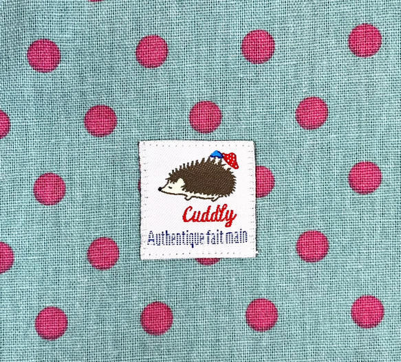 ハリネズミのタグと水色の地にピンク色のドットの生地のお弁当袋と小巾着袋の2点セット＊040206c 3枚目の画像
