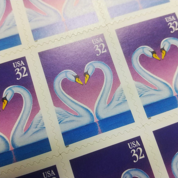 40202　バレンタイン　切手帳（未使用）シールタイプ　ハート　白鳥　アメリカ発行 1枚目の画像