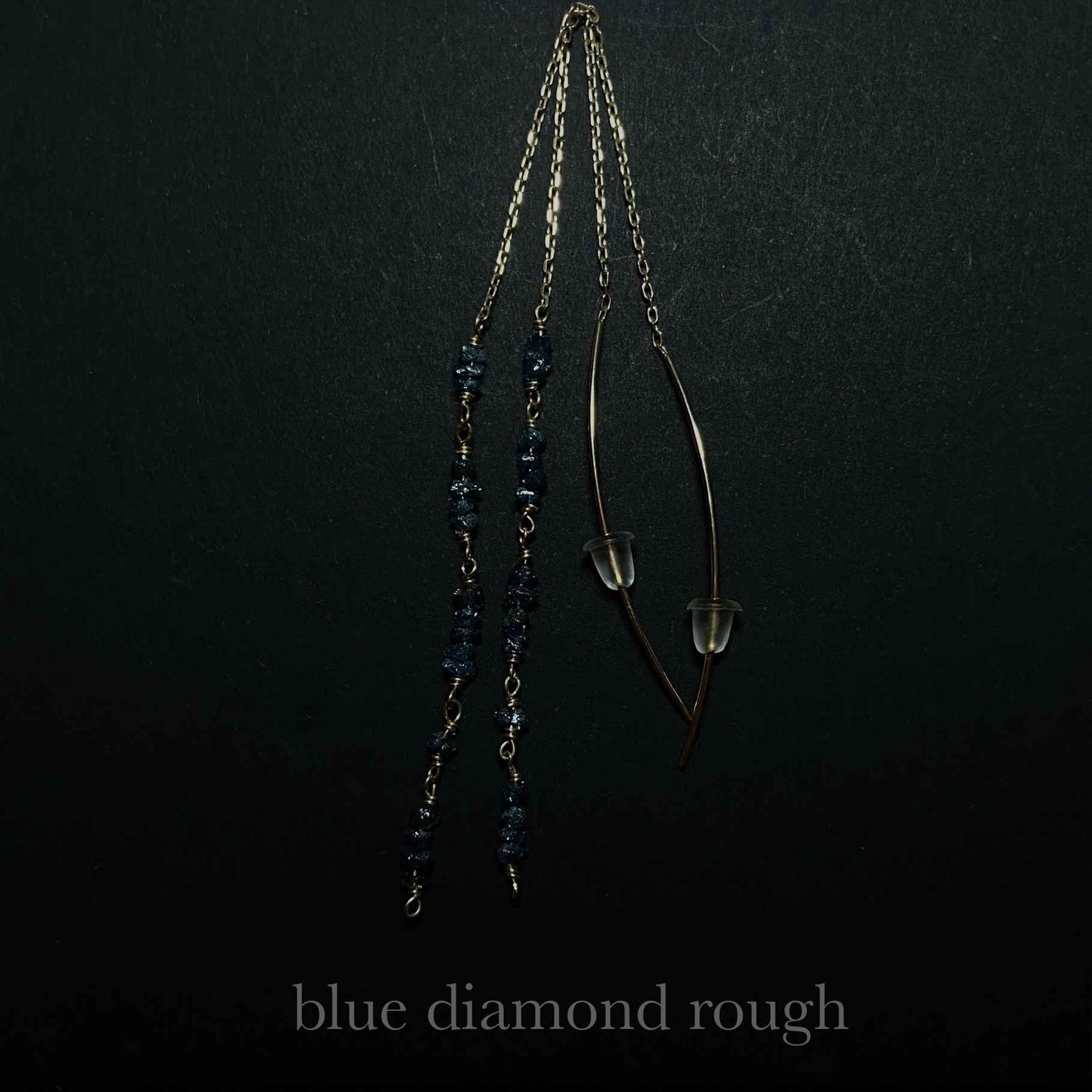 【送料無料】ブルーダイヤモンド✨原石　k10ピアス　no.120