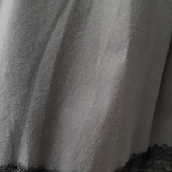 手刺繍ローズとブラックレースのフレアースカート【ワインレッドローズ】 7枚目の画像
