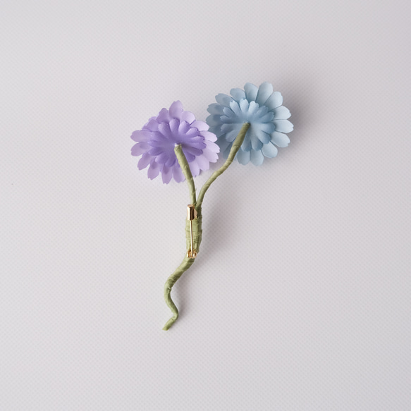 手染めの布花で彩るコサージュ タイプa /ライトブルー 8枚目の画像