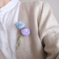 手染めの布花で彩るコサージュ タイプa /ライトブルー 5枚目の画像