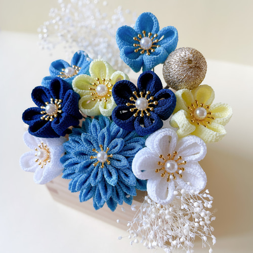 成人式、卒業式に！快晴青空カラーの髪飾り つまみ細工 和装 ブルー 袴