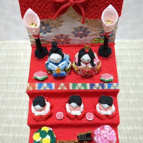 ミニチュアサイズのお雛様 ✿ちりめん細工のお雛様三段飾り✿ ひな人形