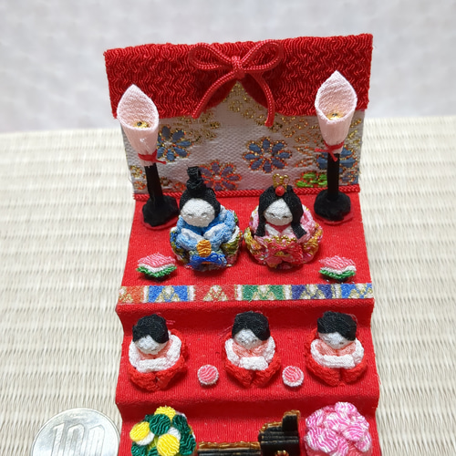 ミニチュアサイズのお雛様 ✿ちりめん細工のお雛様三段飾り✿ ひな人形