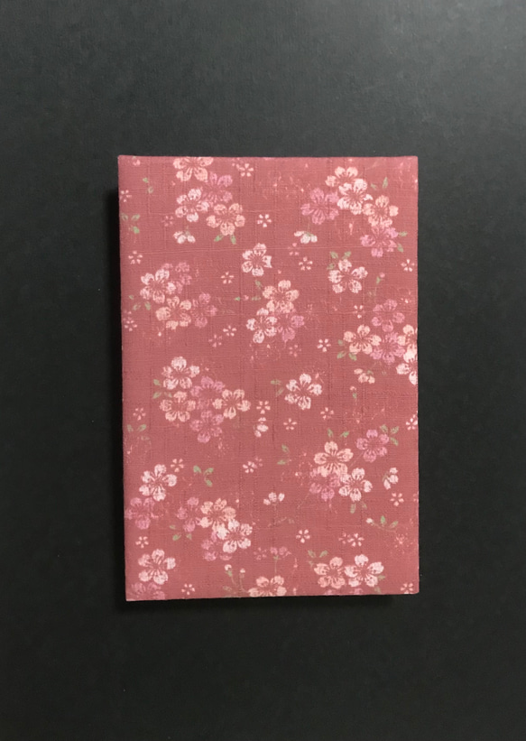 1510. 御朱印帳　『恋桜』　キルト芯使用　11山　46ページ 4枚目の画像