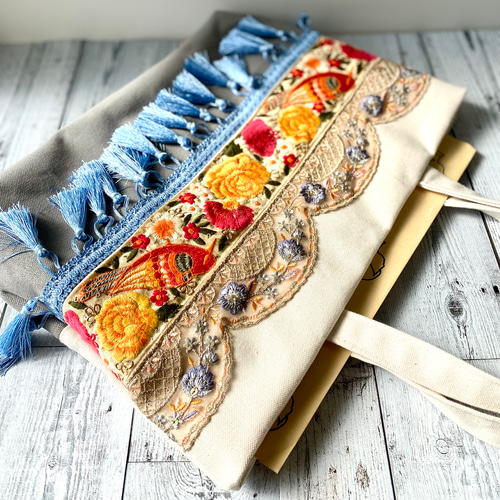 刺繍トートバッグ　ハンドメイド刺繍　大きめサイズ ジッパー付き刺繍トートバッグ、ユニークなリボン刺繍