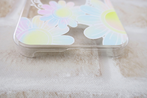 送料無料★虹色花柄スマホケースiPhone12/iPhone14/iPhone11/ストラップホール 5枚目の画像